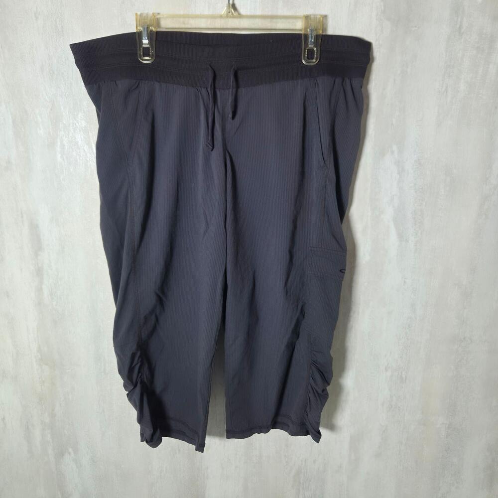 C9 By Champion Capri Pants Womens Large Gray Striped Drawstring Quick Dry Logo